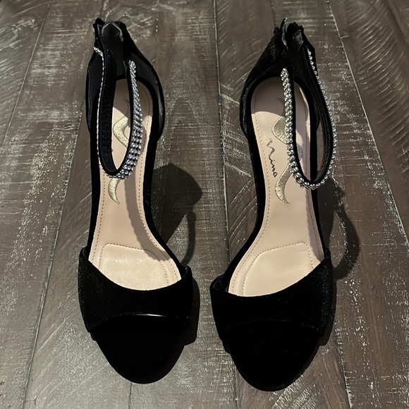 Velvet heels with rhinestones - Picture 2 of 8